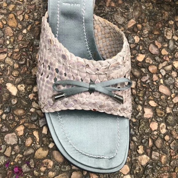 Casadei Sage Green Woven Leather Toe Bow Tie Slide Sandals NEW - Picture 2 of 9